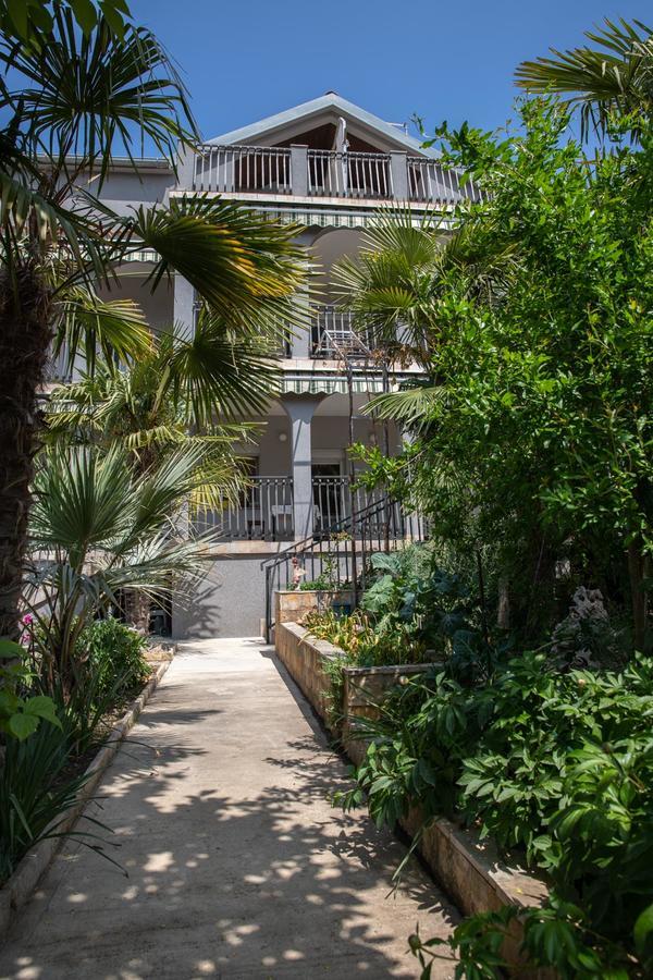 Apartmani Dina Biograd Na Moru Eksteriør bilde