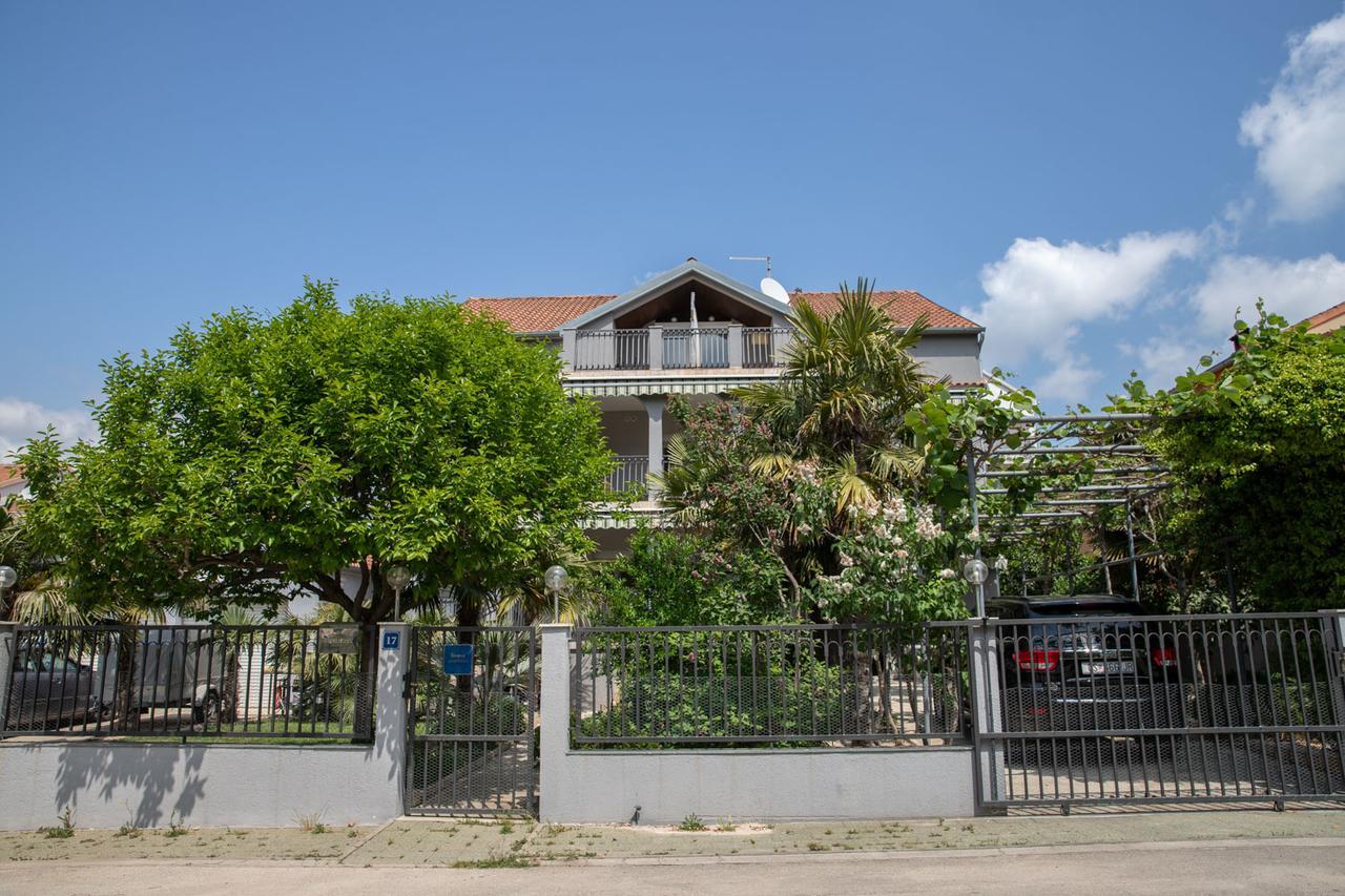 Apartmani Dina Biograd Na Moru Eksteriør bilde