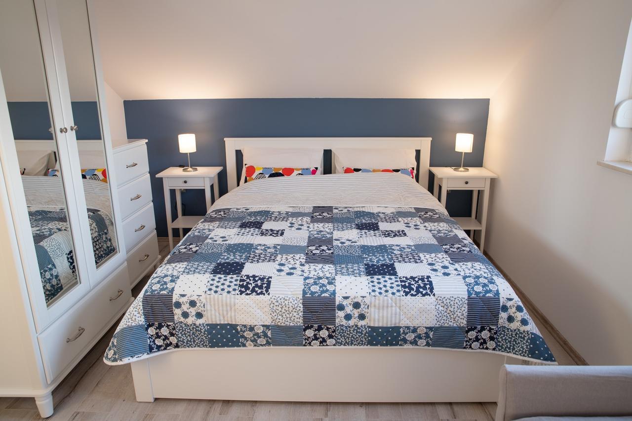 Apartmani Dina Biograd Na Moru Eksteriør bilde