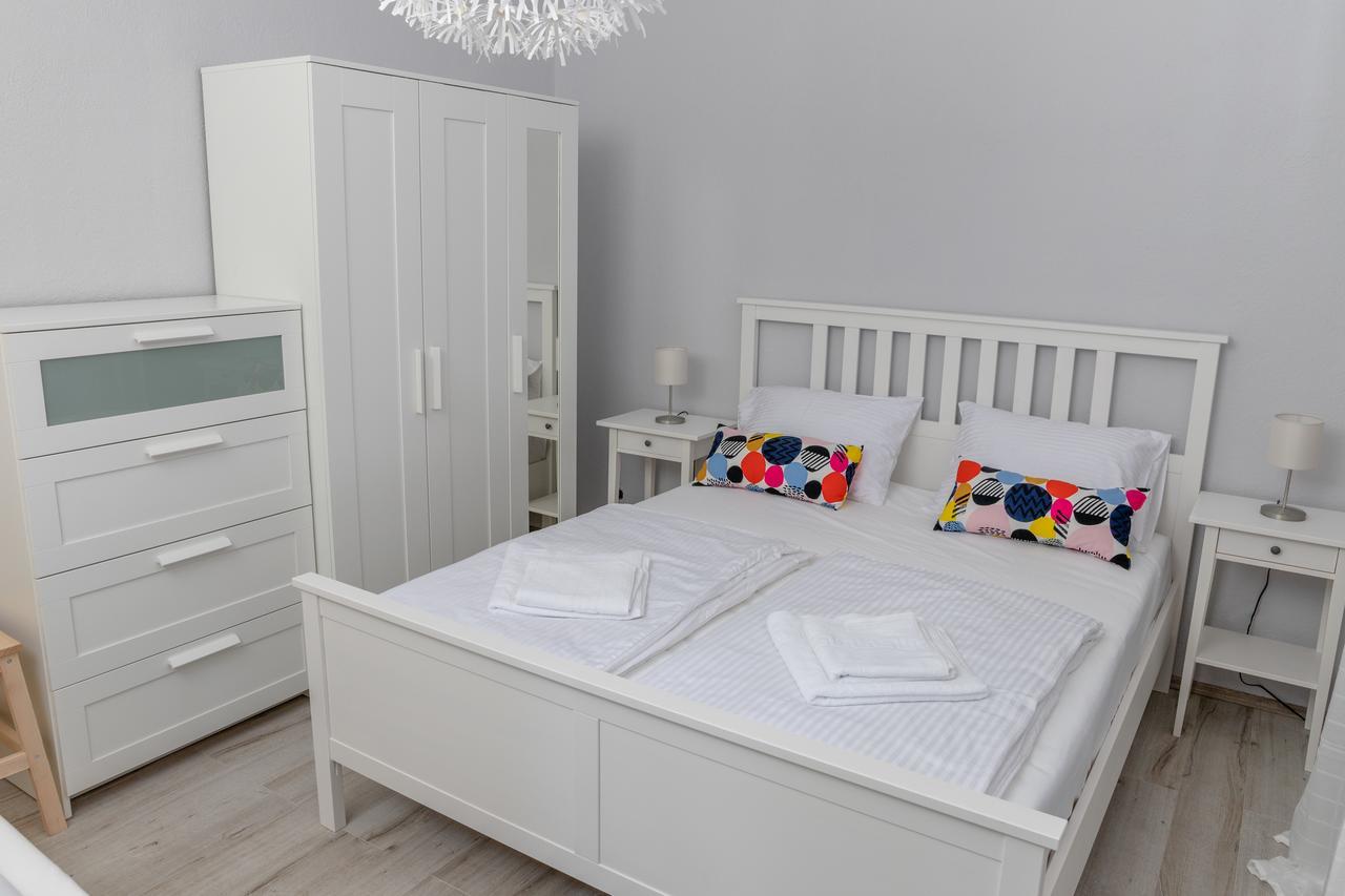 Apartmani Dina Biograd Na Moru Eksteriør bilde