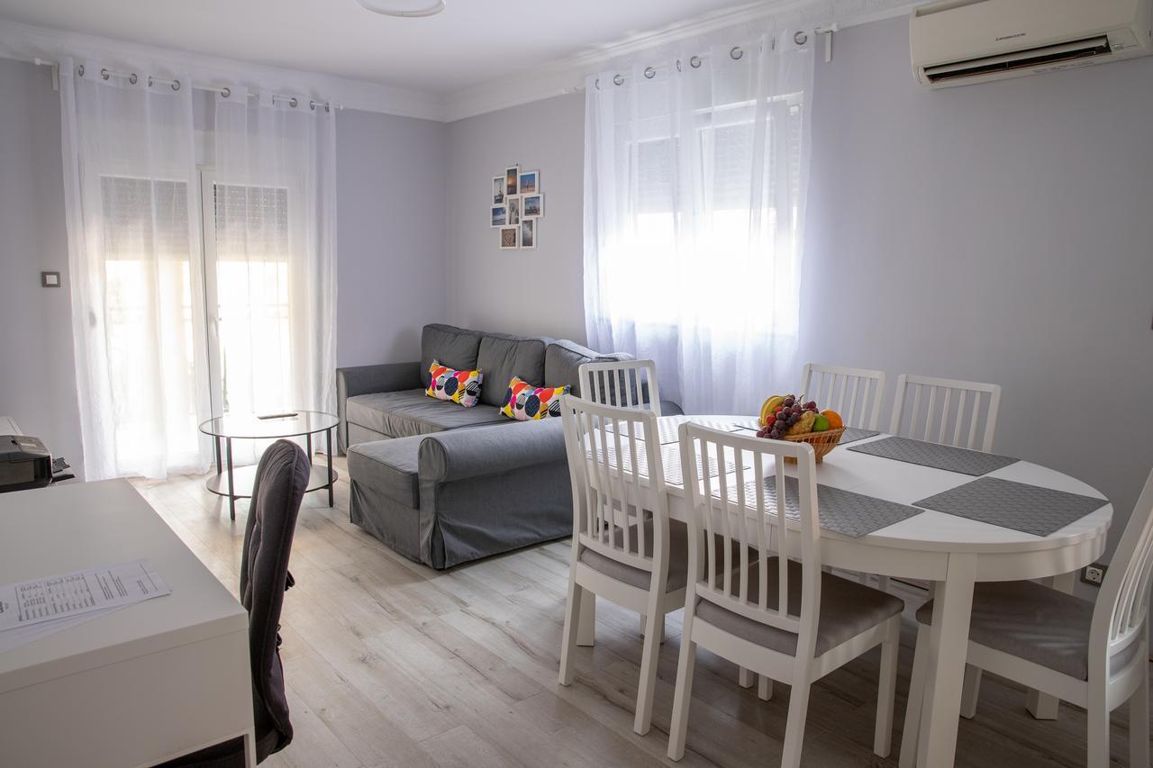 Apartmani Dina Biograd Na Moru Eksteriør bilde